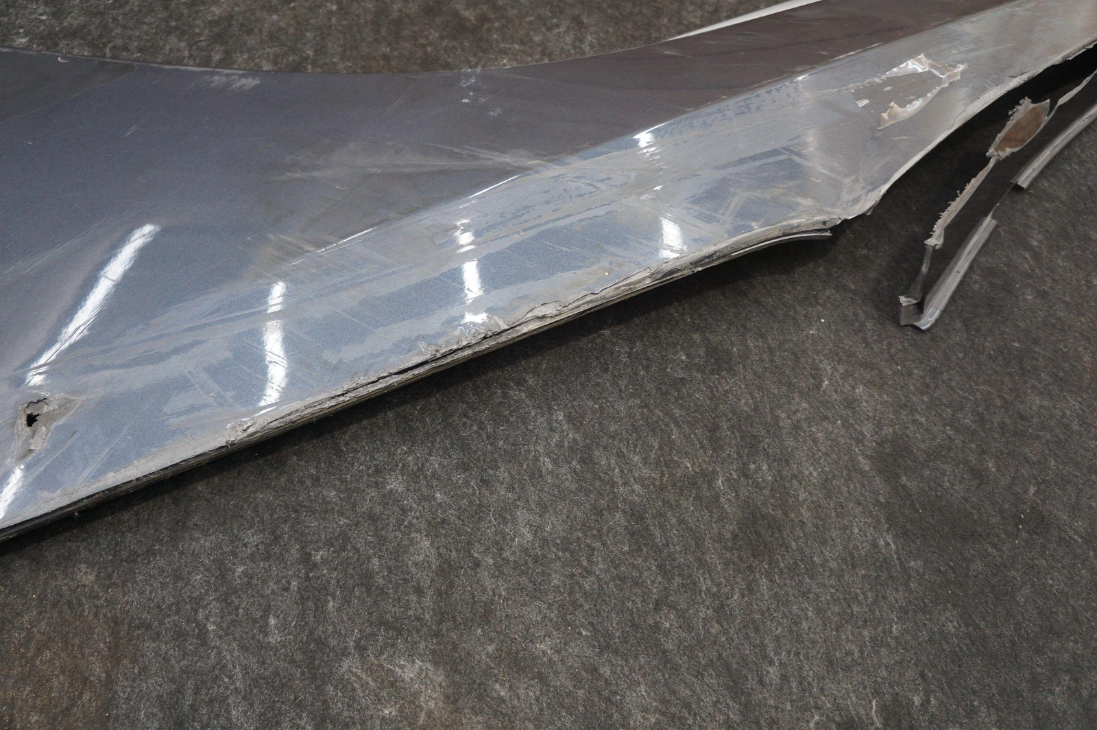 Left Rocker Molding Side Skirt (490) OEM 51777372039 Bmw I8 2014-17 19-20 *Note*