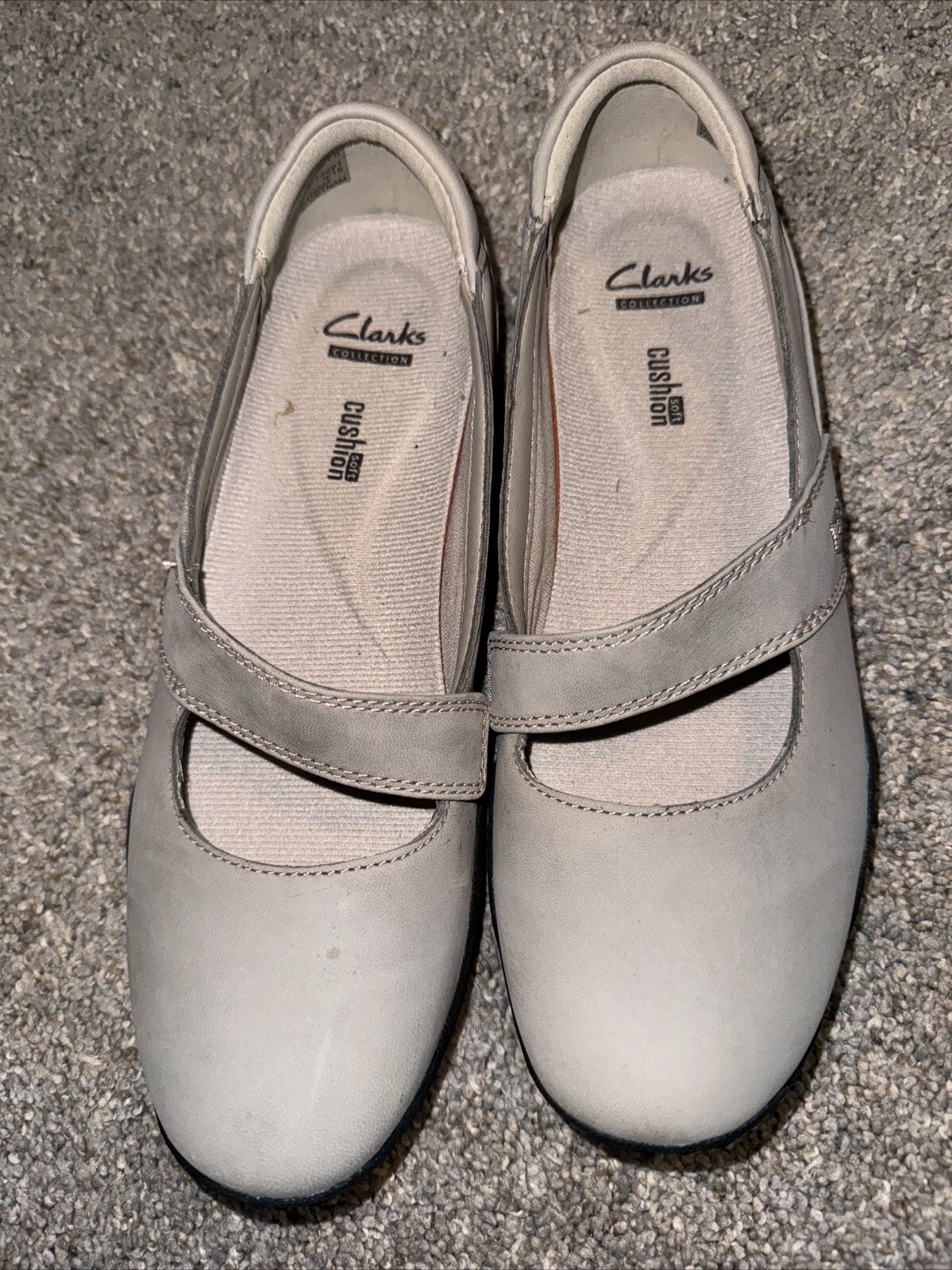 Clarks Women 7.0 M Gray Tan Taupe Suede Collectio… - image 1