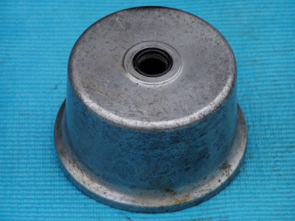 Cuerpo de respirador Kawasaki KZ750 KZ1000 y perno de montaje de respirador Foto 4 de 4