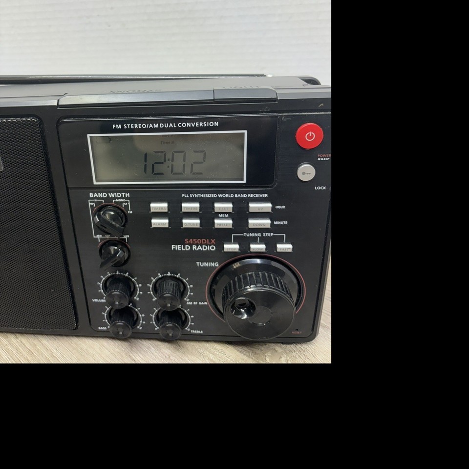 Grundig S450DLX Portable AM FM Shortwave Field Radio UNTESTED BROKEN