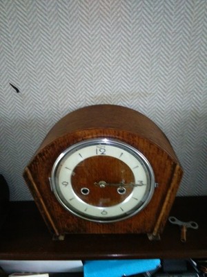 VINTAGE PERIVALE 8 TAGE SCHLAG MANTELUHR FUNKTIONIERT SCHLÜSSEL ANLEITUNG V G C