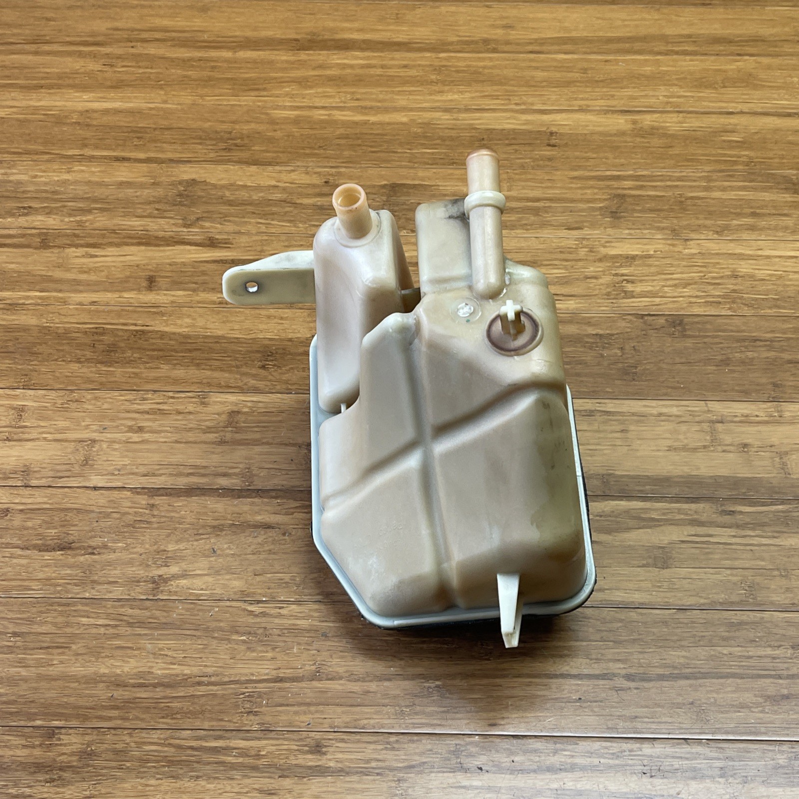 2014-2022 Maserati Levante M161 Coolant Expansion Tank Reservoir 670031651 OEM