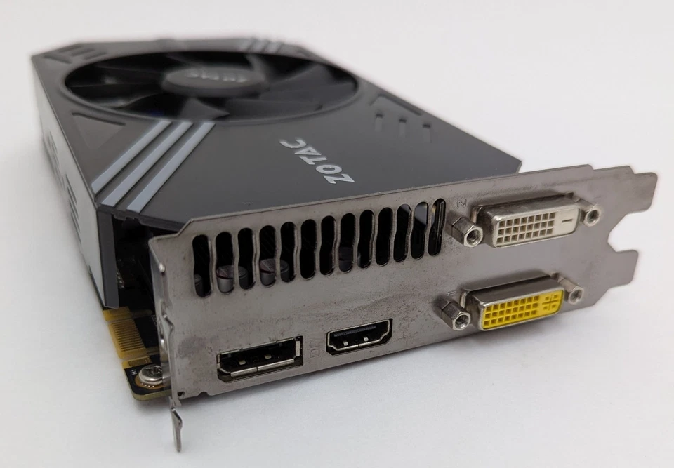 ZOTAC GeForce GTX 950 2GB GDDR5 PCI Express 3.0 x16 Graphics Card ZT-90601-10L - Image 3 of 4