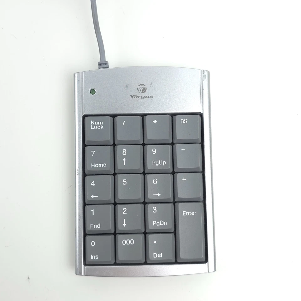 TARGUS Numeric Keypad Wired USB - (PAKP004) - Silver - Working - 2 port hub - Image 2 of 4
