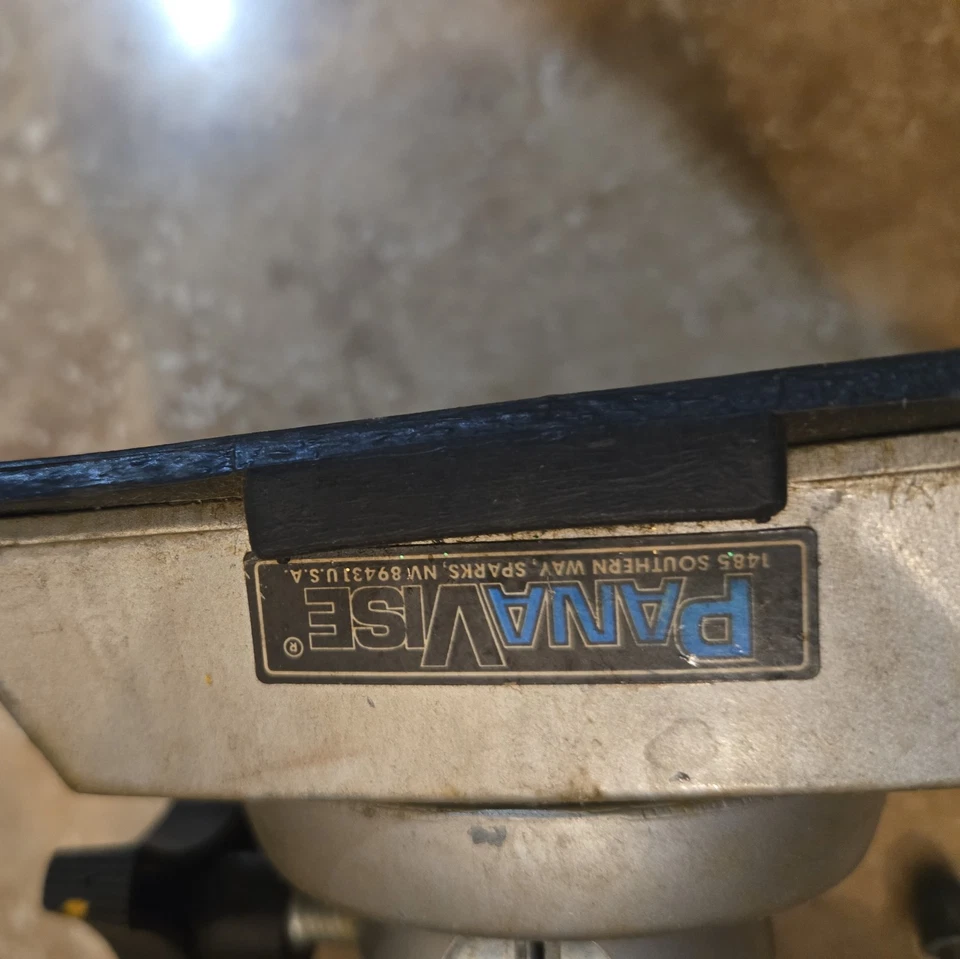 Tornillo multiángulo de servicio ligero Panavise 301 2-1/2" con base estacionaria Foto 4 de 4