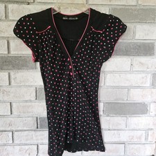 VNTG Saints & Sailors Hot Topic WMNS M Shirt Top Apple Print Retro Y2K USA Made