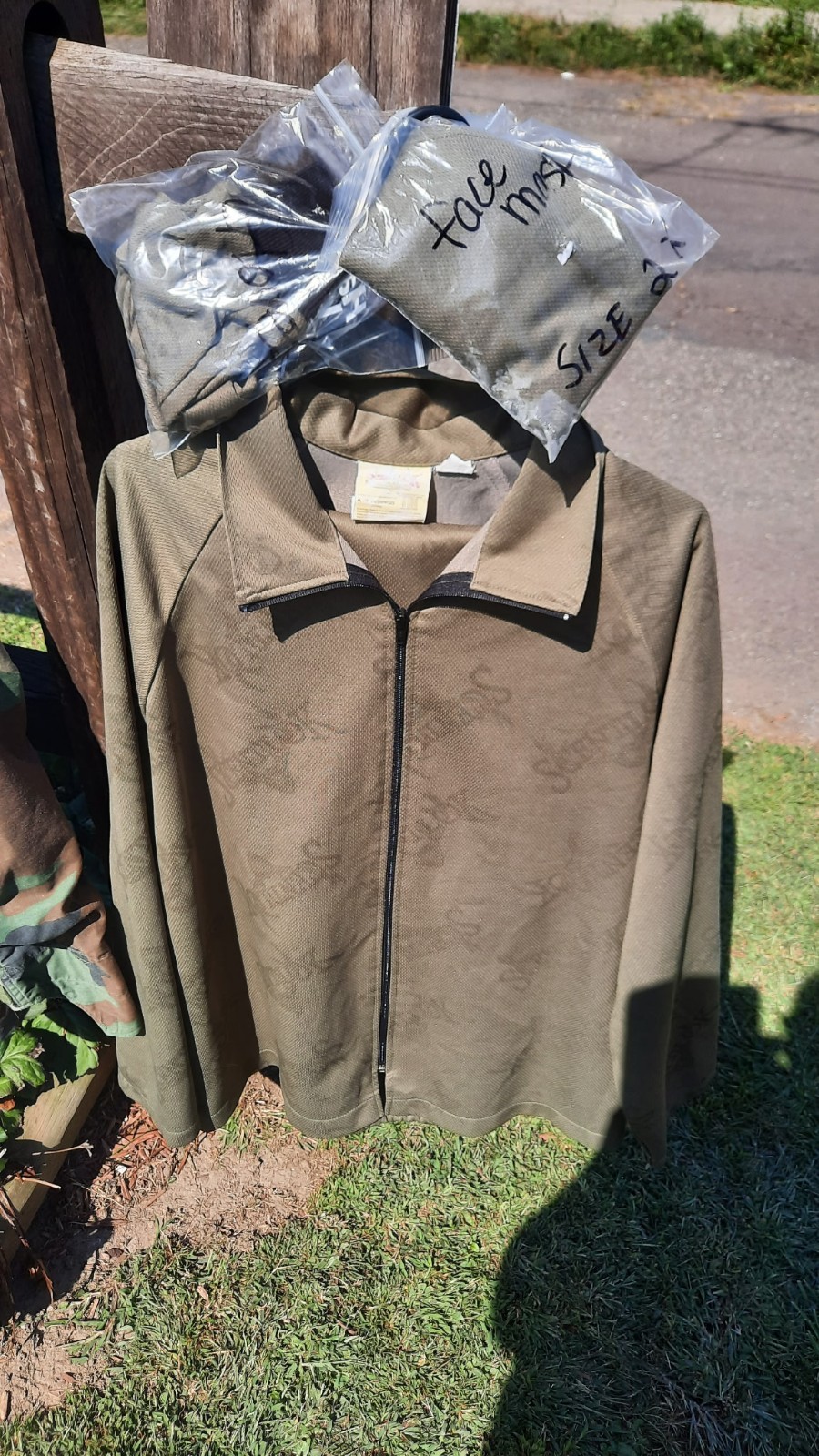 Scentlok Hunting Outfit - 2x -Includes Pants, Jacket, Gloves, and Face Mask