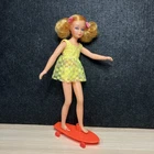 Vintage 1117 Dramatic Living Skipper Doll w RARE Yellow Swimsuit & Skateboard