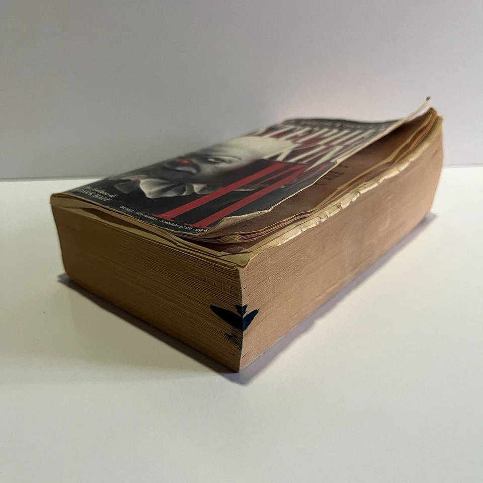 Stephen King 'IT' Signet 1987 Edition Paperback Book Tim Curry Pennywise Cover - Image 4 of 4