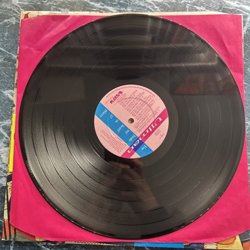 Tracey Ullman - You Broke My Heart In 17 Places 12” Vinyl Record EX - Picture 6 of 6