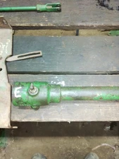 John Deere fan shaft tub B290R