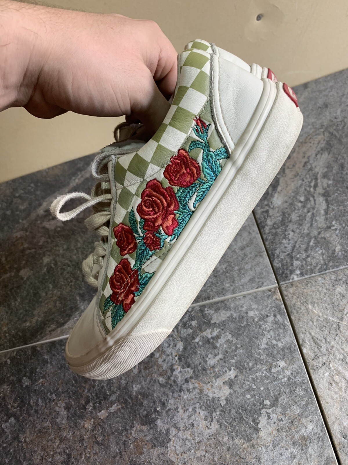 Vans Roses Patch Vans UltraCush Embroidered Roses White Leather Checke… - Gem
