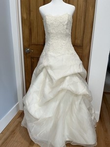 AUTHENTIC! Monique Lhuillier Bliss Wedding Gown Size 6.