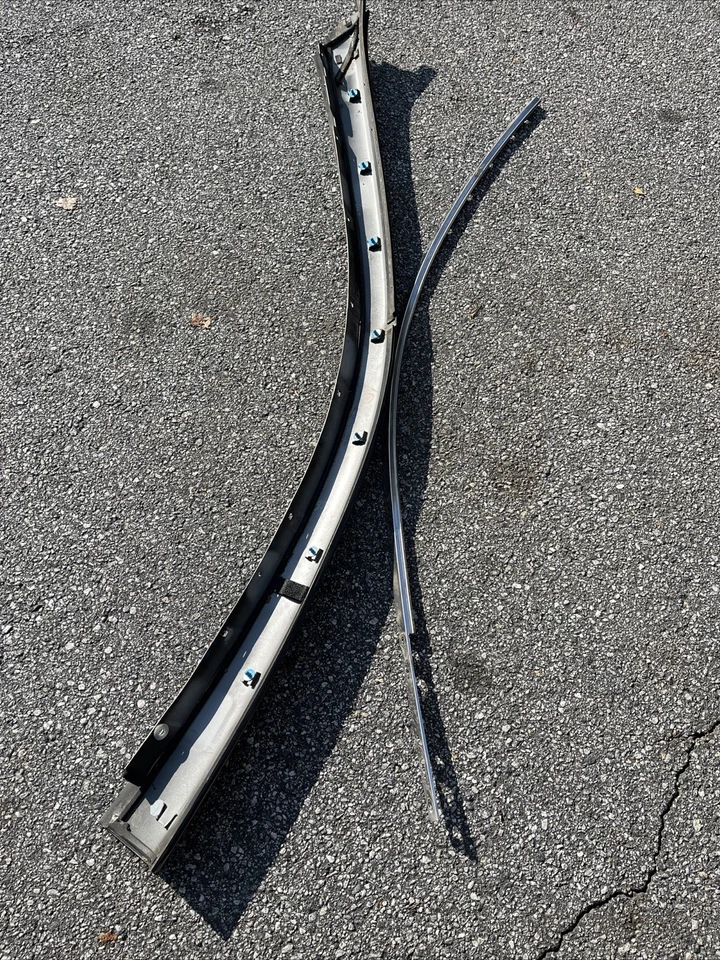 Infiniti G35 2003 07 cupé un pilar moldura derecha Foto 3 de 4