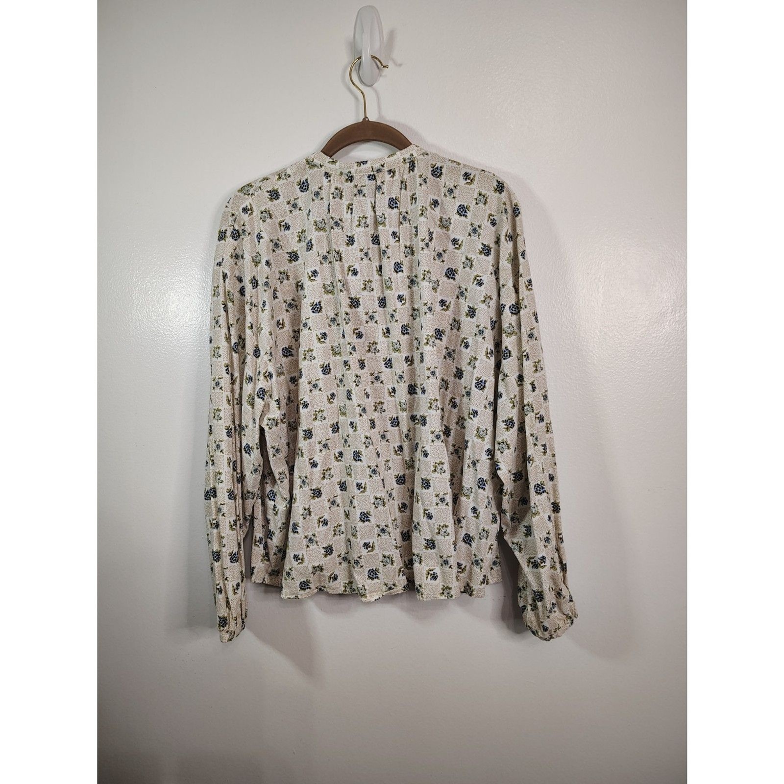 Universal Thread Floral Blouse Medium Cottagecore… - image 5