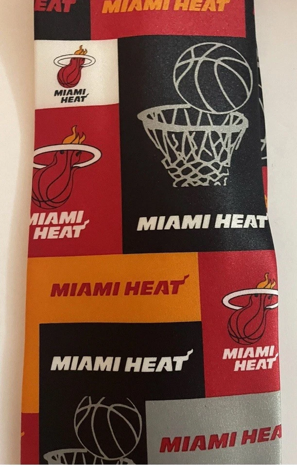 Corbata de baloncesto Miami Heat 2004 NBA Block & Play de Ralph Marlin de colección Foto 4 de 4