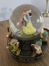 Disney Snow White Musical Glitter Globe with The Seven Dwarfs on a Rotating Base