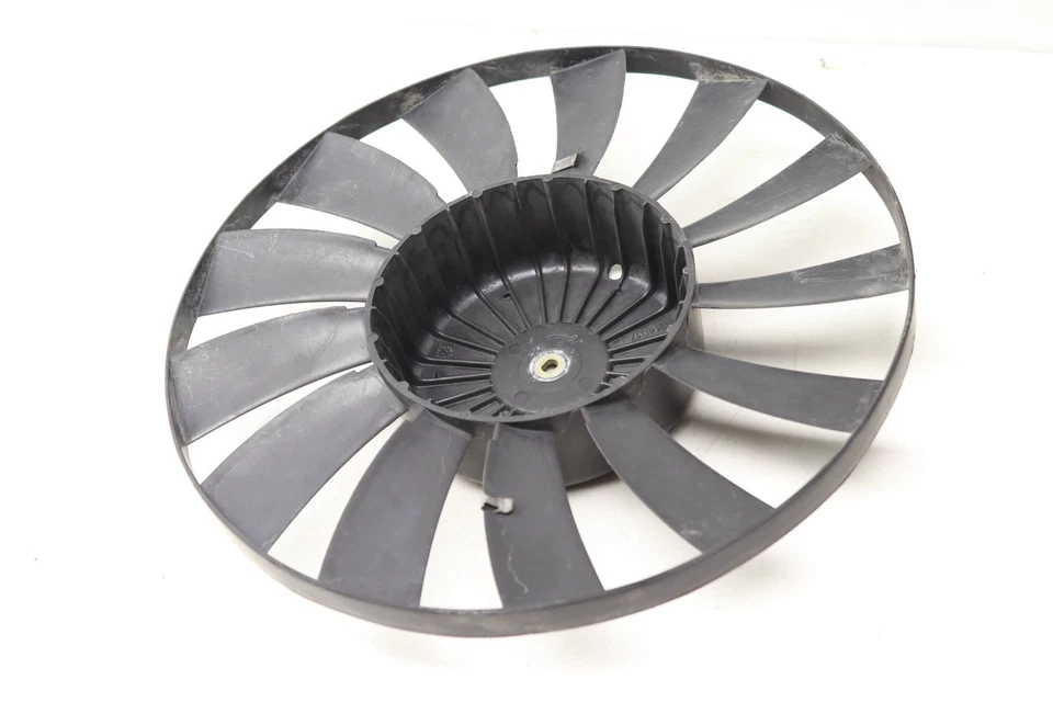 AUDI S4 2000-2002 - Ventilador de refrigeración eléctrico delantero hoja 4B3959457 Foto 2 de 4