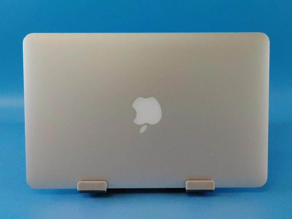 Apple 2014 MacBook Air 11" MD711LL/B  A1465 i5-4260U 1.4GHz 4GB RAM  128GB SSD - Image 3 of 4