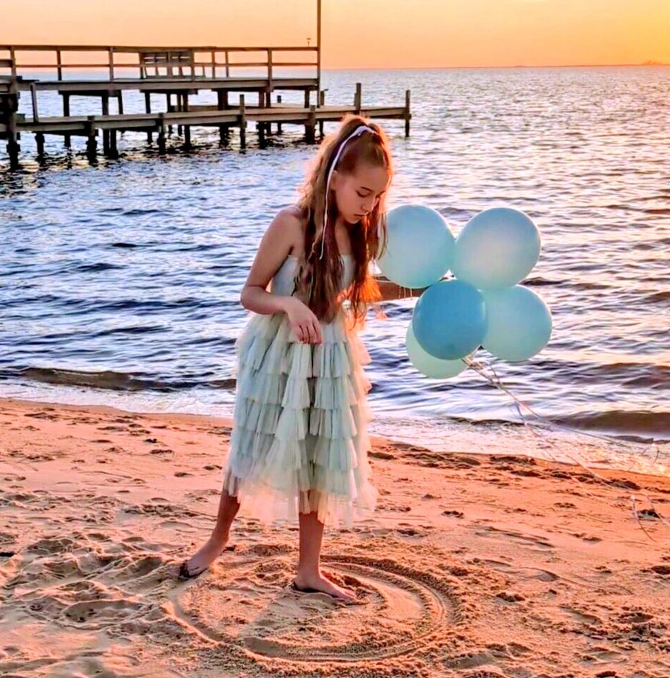 Vestido de cumpleaños con volantes de tul como nuevo. Vestido niña flor. Vestido de concurso. Talla 5 Foto 3 de 4