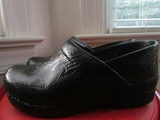 DANSKO BLACK LEATHER WOMEN'S CLOGS SIZE 37 (EUROPEAN)