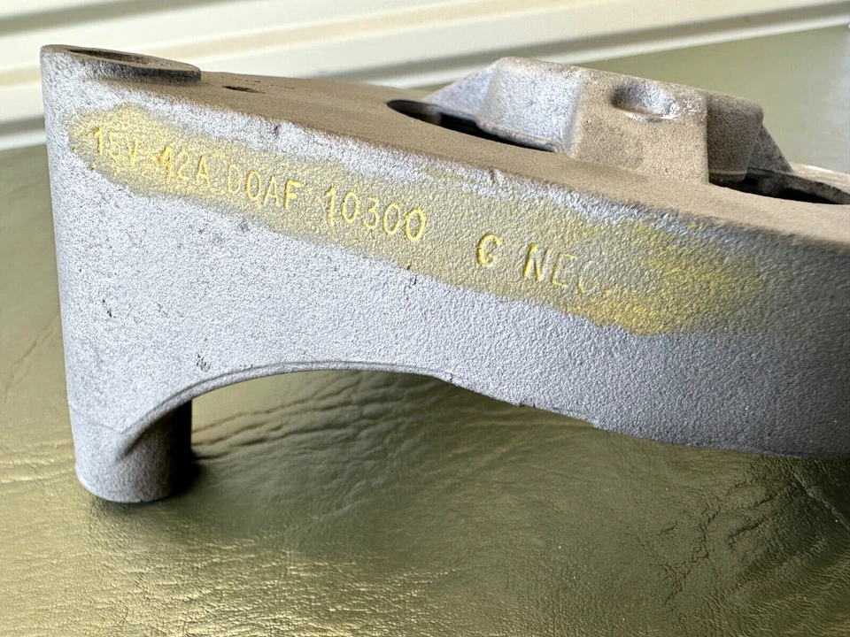 Carcasa de alternador Ford Mustang 1970 usada parcial D0AF-10300-G #8018 Foto 3 de 4