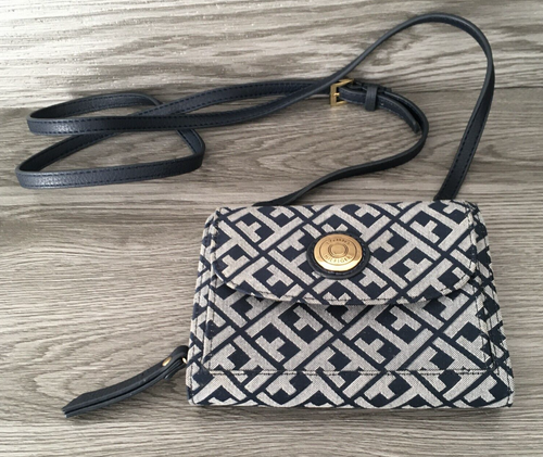 Tommy Hilfiger Genuino Icónico Azul Correa de Hombro Monedero Cartera 4 x 6 pulgadas - Imagen 7 de 7