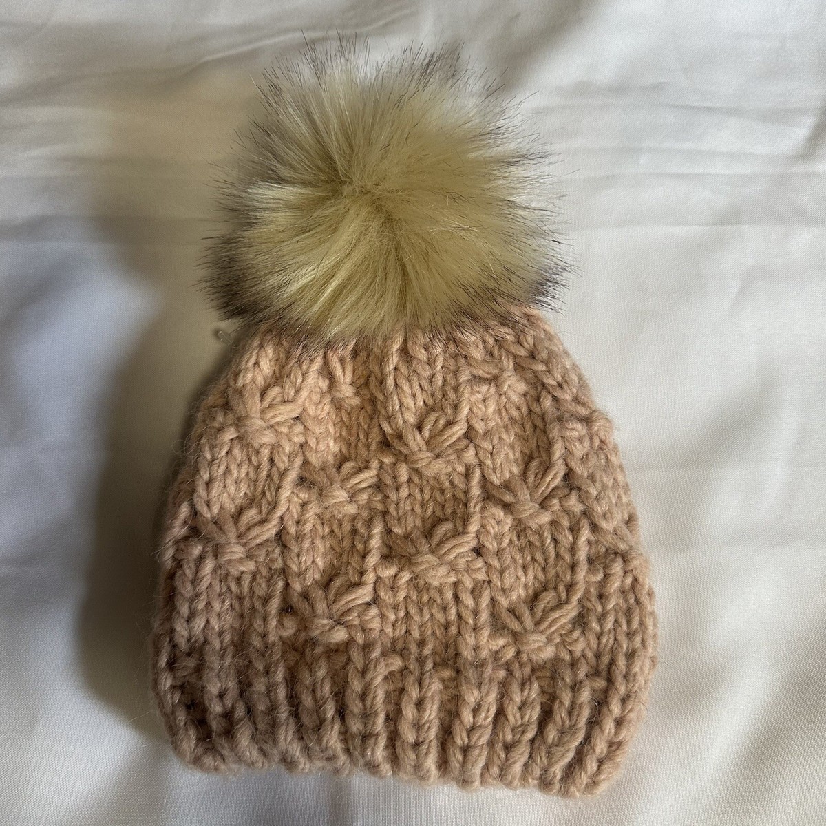 Gelso Bianco cashmere Pom hat beanie made in Italy. NWT GELSO BIANCO ?? WOMEN main image 3