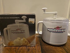 Vintage Donvier Premier White Homemade Ice Cream Maker With Hand Crank EUC Pint