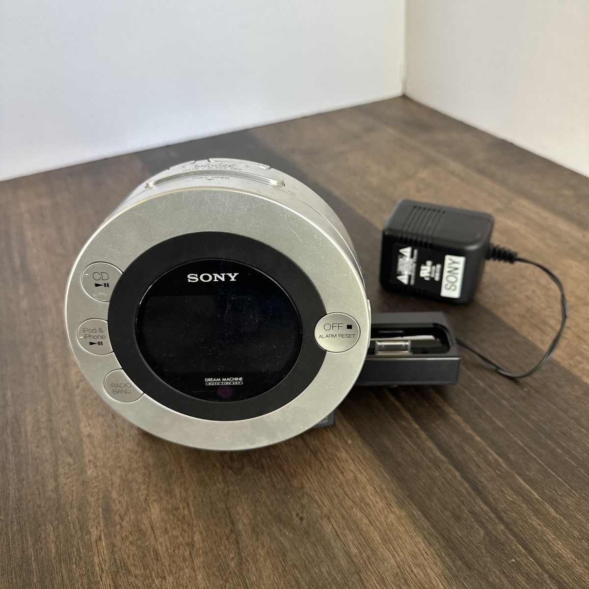 美品かと！SONY FM/AM トラベルCDクロックラジオ ICF-CD2000 動作OK】Sony ICF‐CD2000 FM/AM CDクロックラジオ - メルカリ