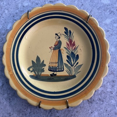 Henriot Quimper France Scalloped Accent Plate