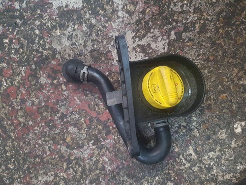 Renault Grand Scenic MK4 2016-2022 1.6 1.5 DCi Oil cap Fill Point - Picture 3 of 4