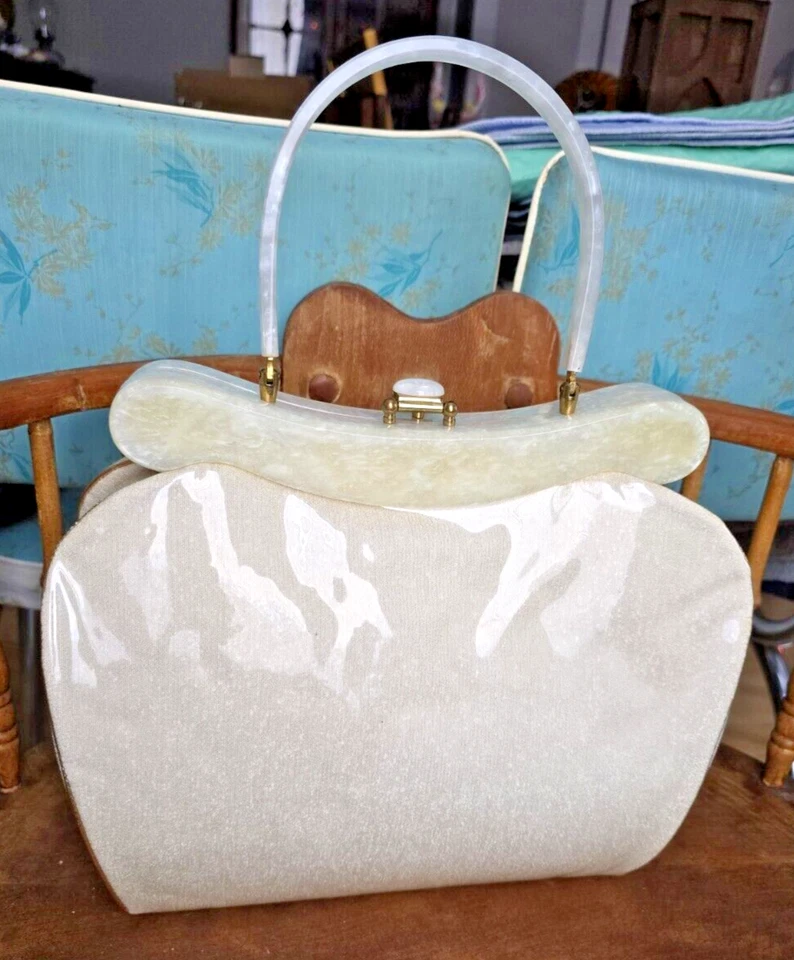 Cartera Rialto NY Bordada a Mano OG Cubierta de PVC 100% Seda Perla Baquelita Mango Foto 3 de 4