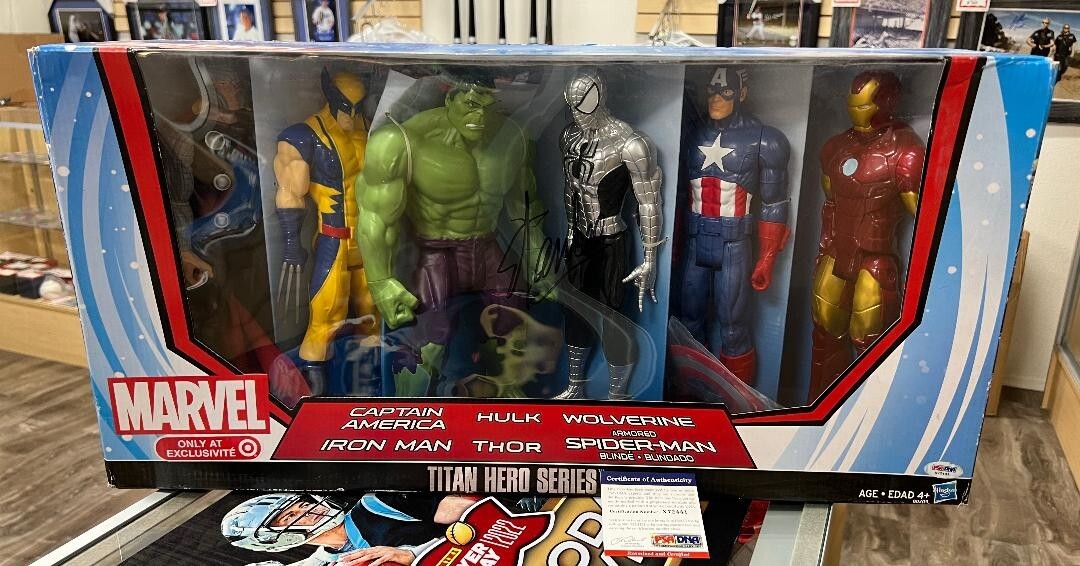 PSA/DNA Authentic Stan Lee Autograph Marvel Titan Hero Series 12" Figure Set BLK