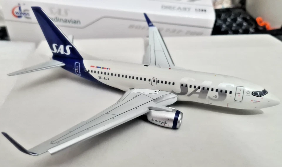 Boeing B737-700 SAS Scandinavian SE-RJX - Scala 1:200 - JC Wings 200 - Immagine 4 di 4