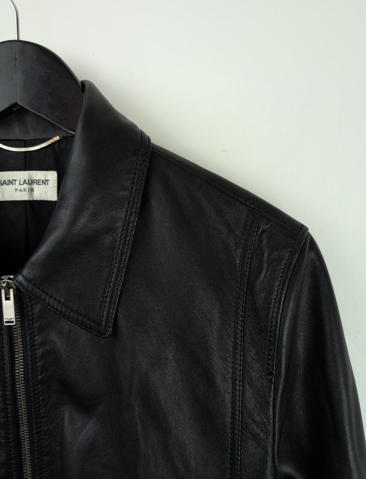 Giacca bomber SAINT LAURENT PARIS taglia US36 S IT46 pelle nera SS2020 635539