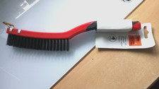 wilko wire brush with scraper. soft grip long resin handle. 35cm long