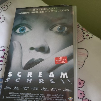 SCREAM  [ 1 ]  *  KULT ~ Horror  *  von :  WES  CRAVEN  *  103   Minuten  *  VCL