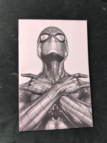 AMAZING SPIDER-MAN #25 B/W VIRGIN MICO SUAYAN  SPIDERMAN  C2E2 EXCLUSIVE 1