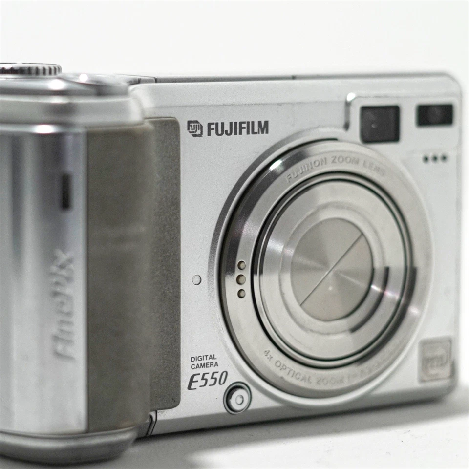 Fujifilm FinePix E550 6.3MP Digital Camera, Silver - Tested, photo 2 of 5