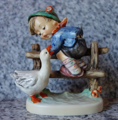 Hummel Figur Hum 195/2/0 ''Angsthase * Barnyard Hero'' FM 7 * neue Ausführung !