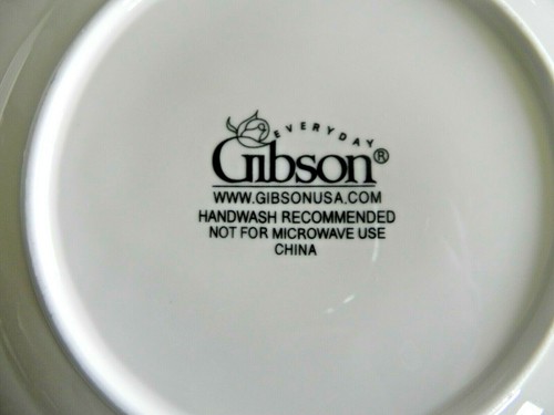 4 Gibson Everyday Bread & Butter/Dessert Plates 7 Inch White Gold Trim - Picture 10 of 10