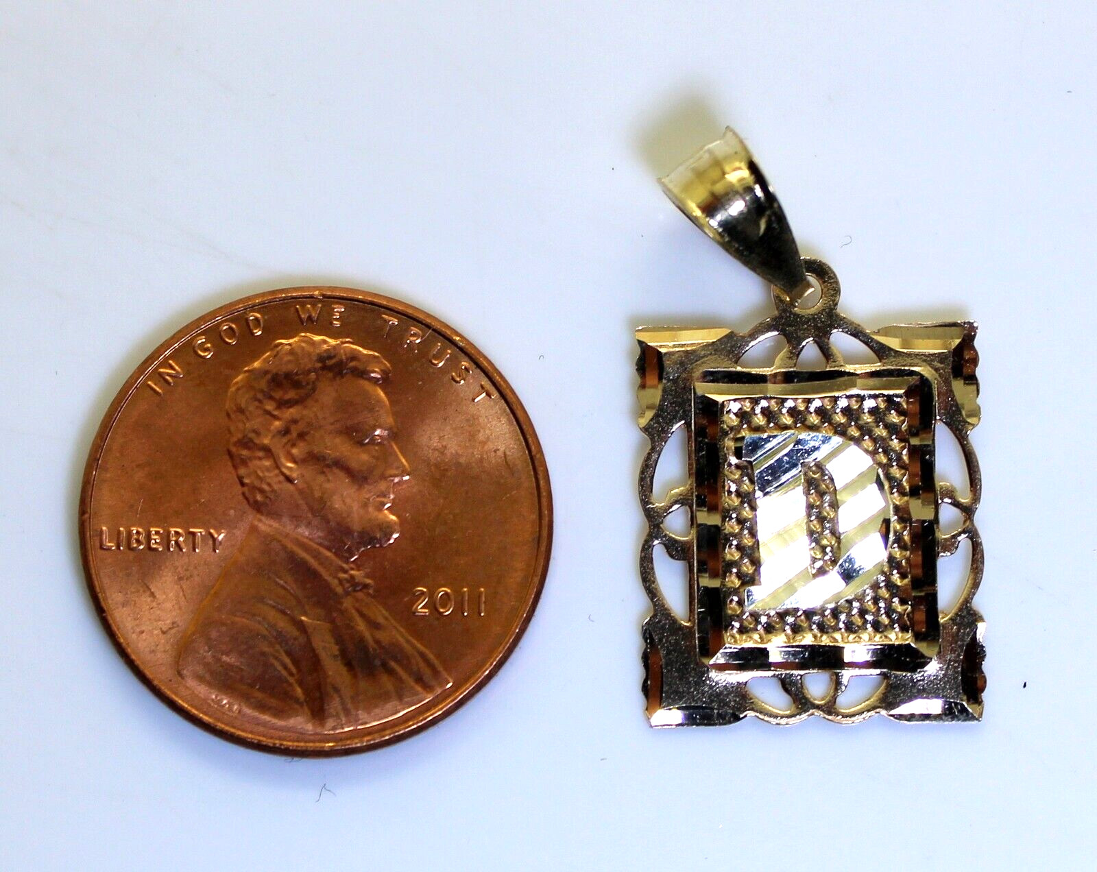 Nice 10K Solid Gold Signet/Initial "D" Diamond Cu… - image 2