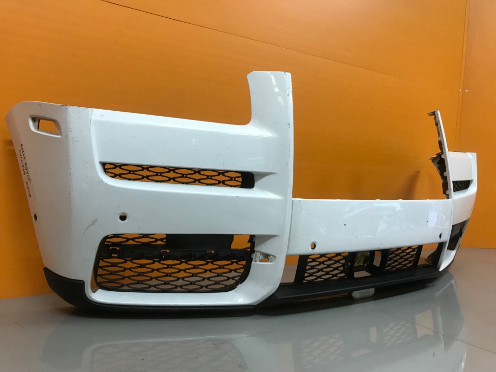 +Rolls Royce Cullinan 2018- on Genuine front bumper each - Image 5