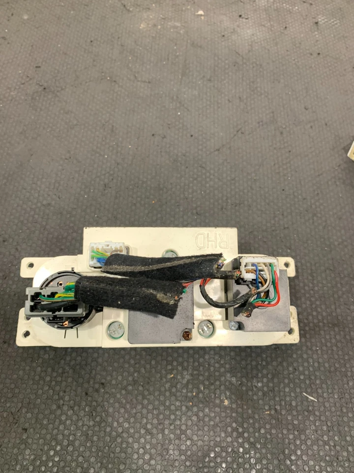 Toyota Camry 1995 panel de control de clima #2 Foto 2 de 3