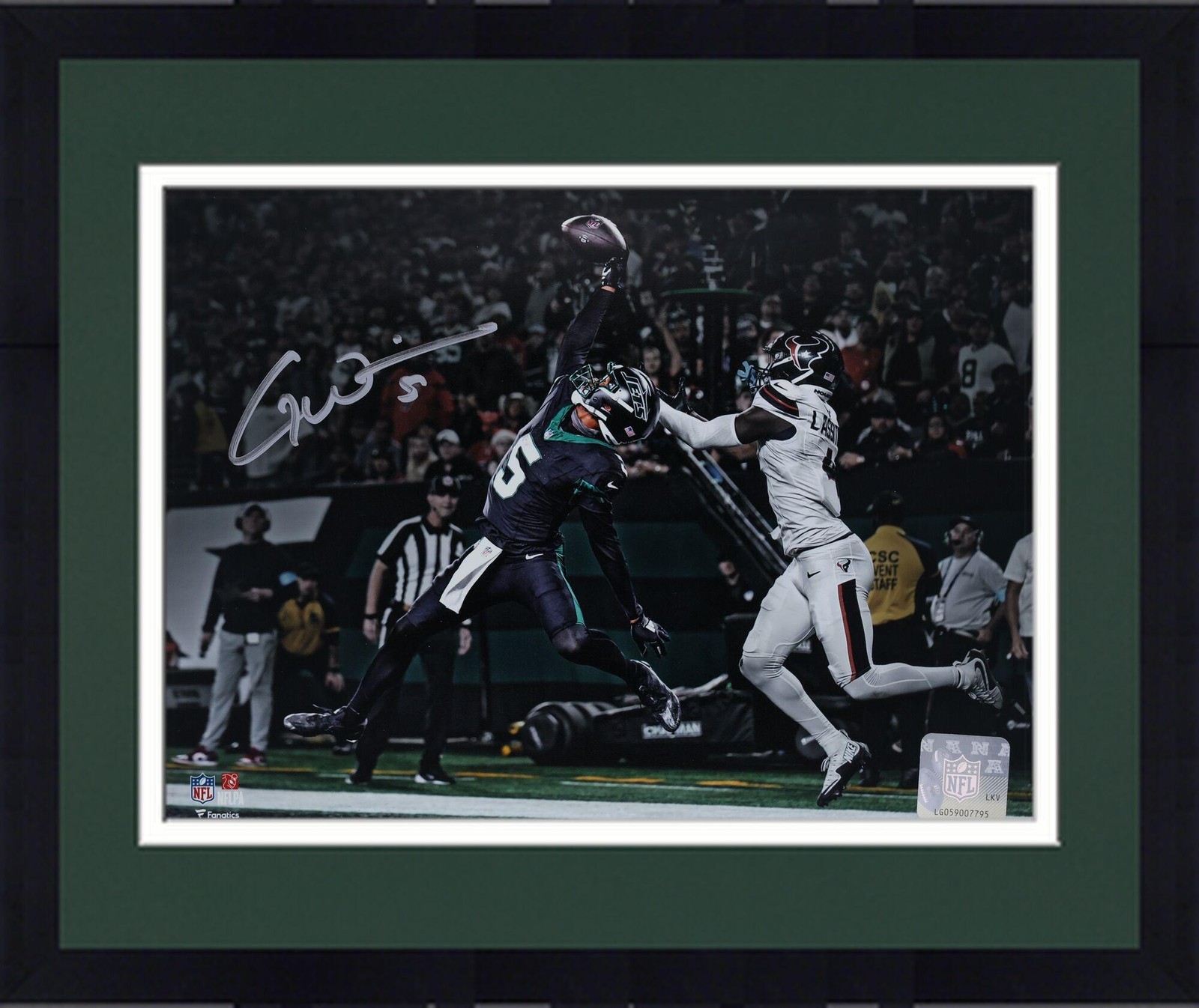 Framed Garrett Wilson New York Jets Signed 8 x 10 Leaping Touchdown Catch Photo