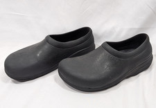 Crocs men sz 7 women sz 9 black slip resistant work clogs