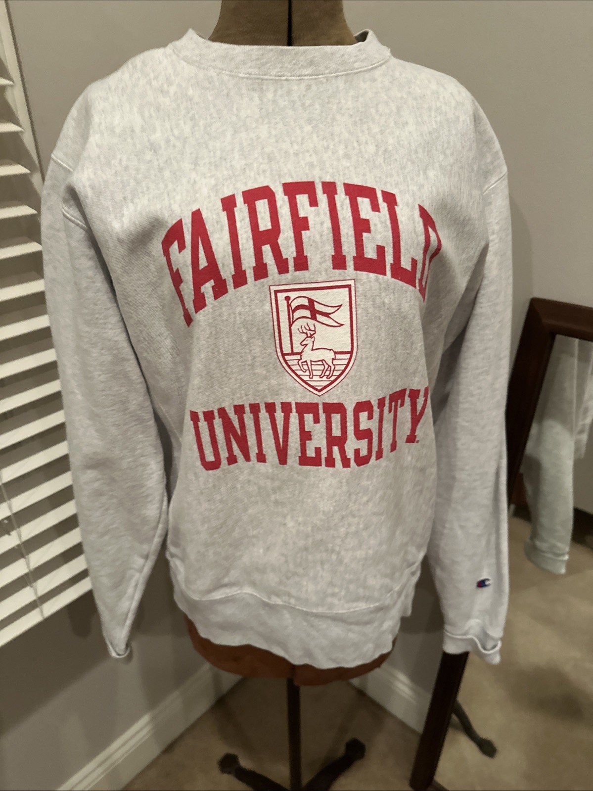 Fairfield University Champion Mens Pullover Sweatshirt Medium Gray Crew Neck