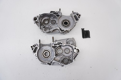 #ad 2006 YZ250 Crankcase Set OEM Engine Bottom End Crank Case Cases Yamaha 02 25 #2 $600.00