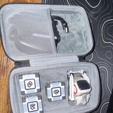 Anki Cozmo Interactive Robot Toy w/ 3 Cubes Carrying Case COZMO-00003 2016